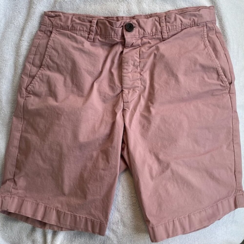 Boden men's shorts 34 x 9 pink